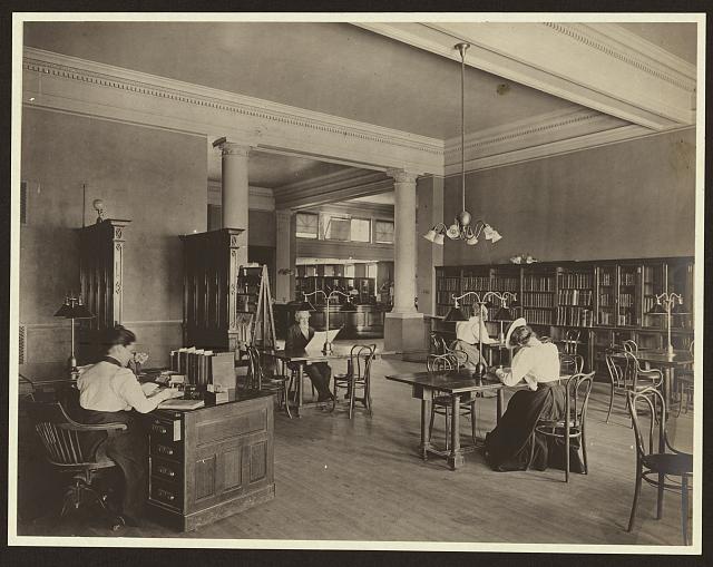 Image of librarians in reading room in 1900